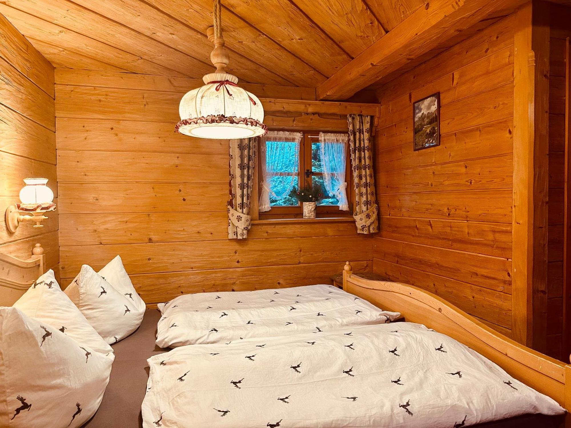 Almbruennerl Die Almhuette Auf Der Raffner Alm Ruhpolding Kültér fotó